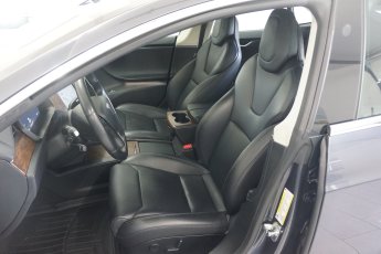 Tesla Model S Sitze vorne